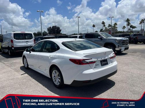 Ice Cap 2025 Toyota Camry LE