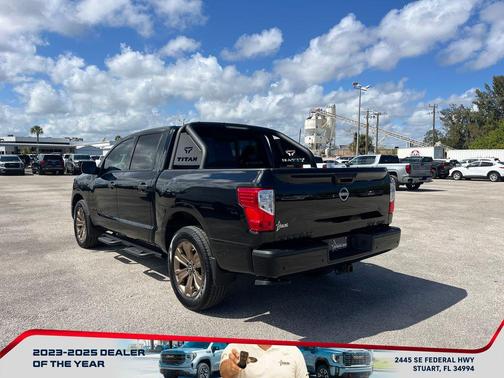 2024 Nissan Titan SV