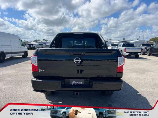 2024 Nissan Titan SV