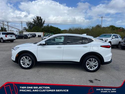 Summit White 2026 Buick Envista Preferred FWD