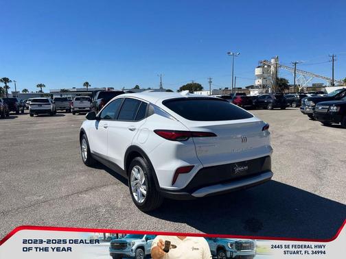 Summit White 2026 Buick Envista Preferred FWD