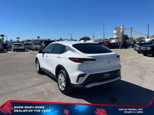 Summit White 2026 Buick Envista Preferred FWD