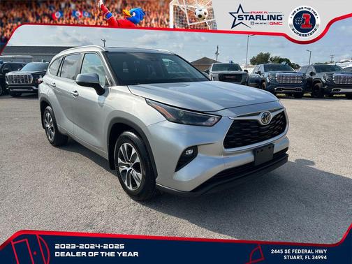 Celestial Silver Metallic 2023 Toyota Highlander XLE