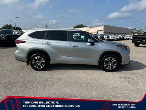 Celestial Silver Metallic 2023 Toyota Highlander XLE