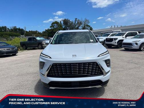 iridescent white tricoat 2026 Buick Enclave Avenir FWD