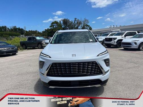 iridescent white tricoat 2026 Buick Enclave Avenir FWD