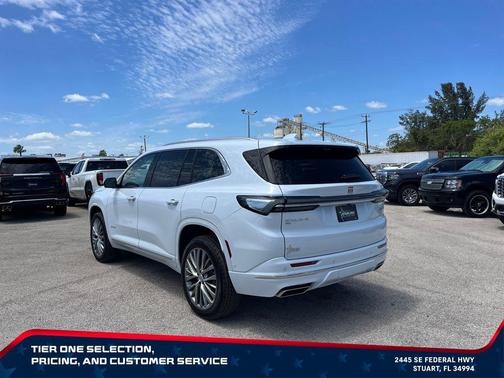 iridescent white tricoat 2026 Buick Enclave Avenir FWD