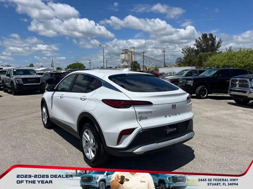 Summit White 2026 Buick Envista Preferred FWD