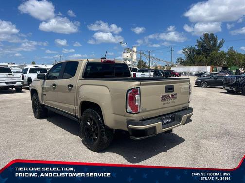 Desert Sand Metallic 2022 GMC Canyon AT4