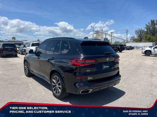Black Sapphire Metallic 2022 BMW X5 M50i