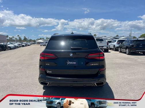 Black Sapphire Metallic 2022 BMW X5 M50i