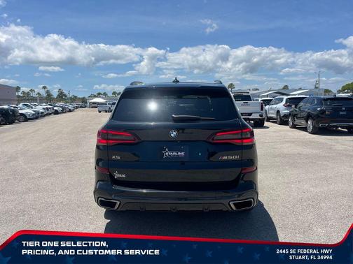 Black Sapphire Metallic 2022 BMW X5 M50i