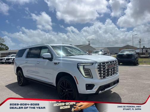 Iridescent White Tricoat 2026 Buick Envision Avenir AWD