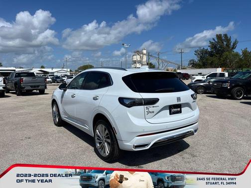 Iridescent White Tricoat 2026 Buick Envision Avenir AWD