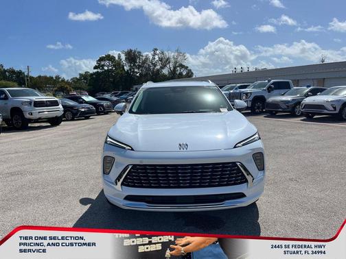 Iridescent White Tricoat 2026 Buick Envision Avenir AWD