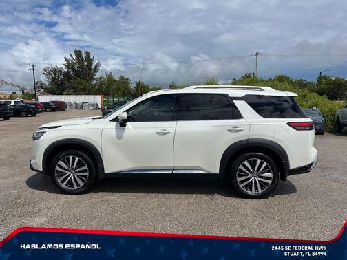 Pearl White Tricoat 2022 Nissan Pathfinder Platinum 2WD
