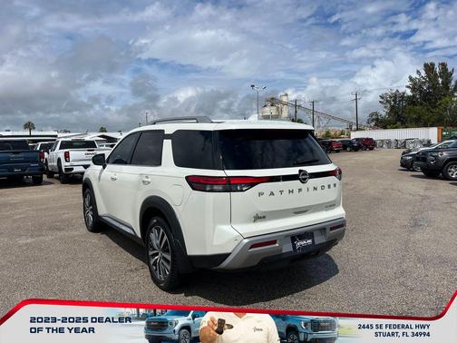 Pearl White Tricoat 2022 Nissan Pathfinder Platinum 2WD