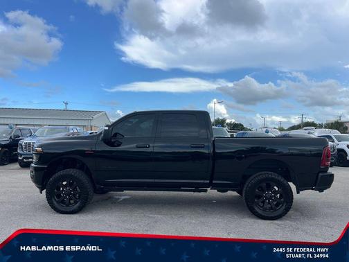 Diamond Black Crystal Pearlcoat 2025 RAM 2500 Laramie Crew Cab 4x4 6'4' Box
