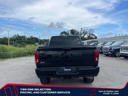 Diamond Black Crystal Pearlcoat 2025 RAM 2500 Laramie Crew Cab 4x4 6'4' Box