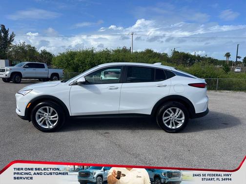 Summit White 2026 Buick Envista Preferred FWD