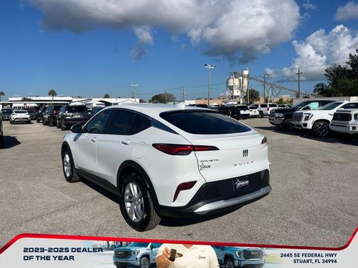 Summit White 2026 Buick Envista Preferred FWD