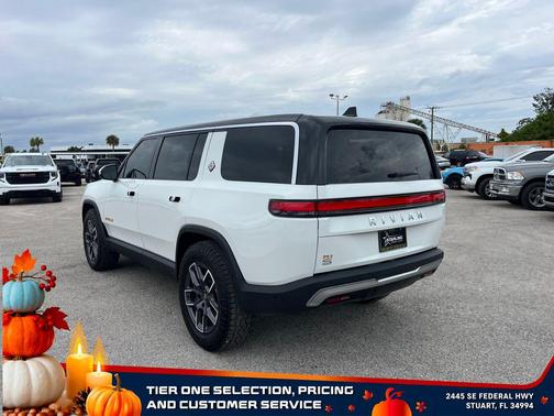 2023 Rivian R1S Adventure