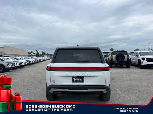 2023 Rivian R1S Adventure