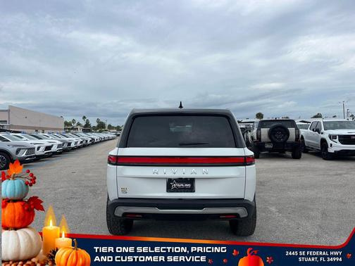 2023 Rivian R1S Adventure