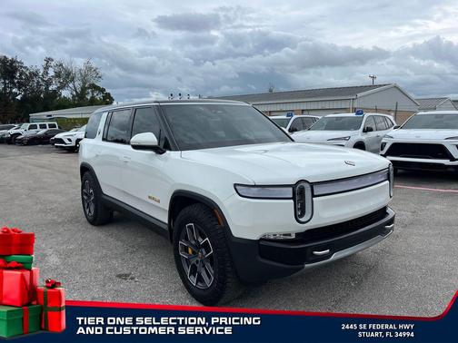 2023 Rivian R1S Adventure
