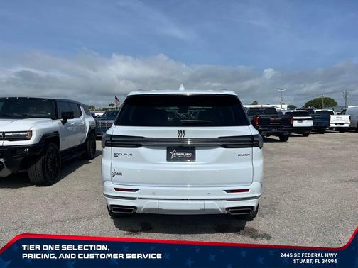 Iridescent White Tricoat 2026 Buick Enclave Avenir FWD
