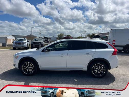 2018 Volvo V60 Cross Country T5