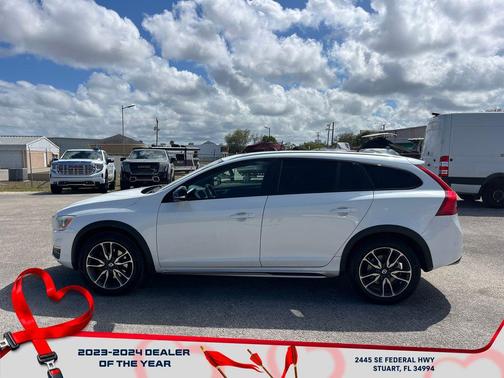 2018 Volvo V60 Cross Country T5