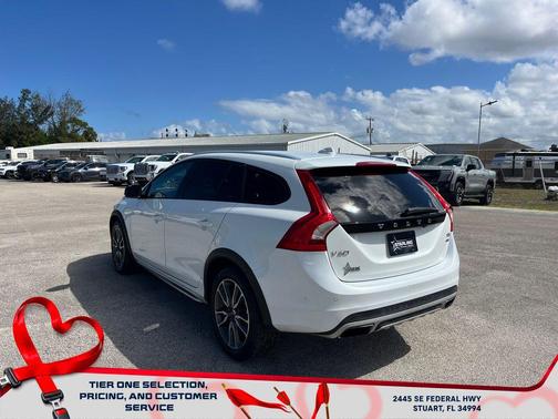 2018 Volvo V60 Cross Country T5