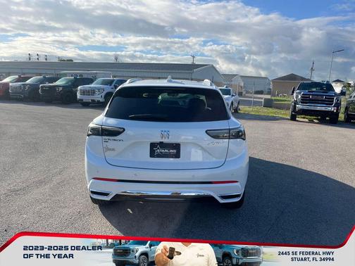 Iridescent White Tricoat 2026 Buick Envision Avenir AWD