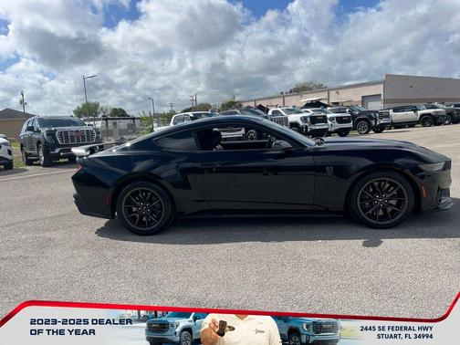 2024 Ford Mustang Dark Horse