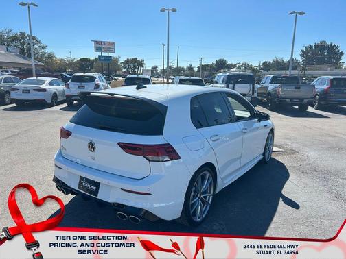2024 Volkswagen Golf R 2.0T Manual