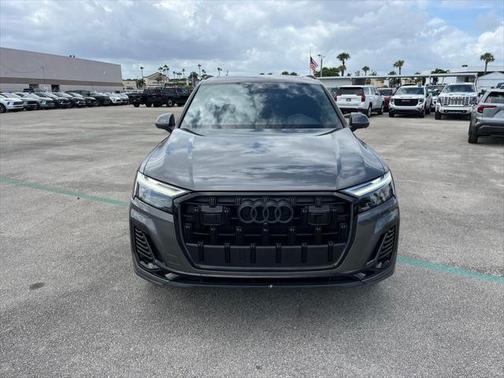 2025 Audi Q7 45 Premium Plus