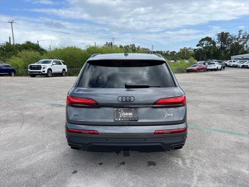 2025 Audi Q7 45 Premium Plus