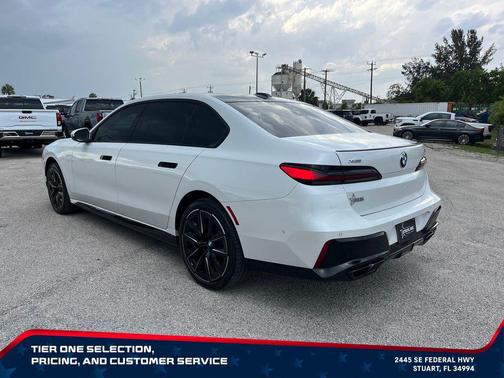 Mineral White Metallic 2023 BMW 760 i xDrive