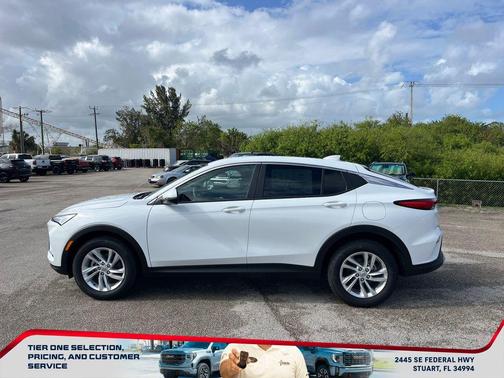 Summit White 2026 Buick Envista Preferred FWD