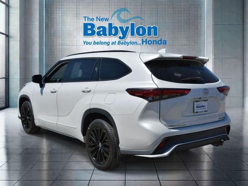 Wind Chill Pearl 2023 Toyota Highlander XSE