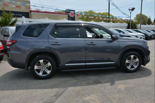 Modern Steel Metallic 2025 Honda Pilot EX-L