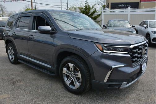 Modern Steel Metallic 2025 Honda Pilot EX-L