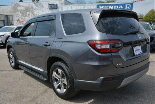 Modern Steel Metallic 2025 Honda Pilot EX-L