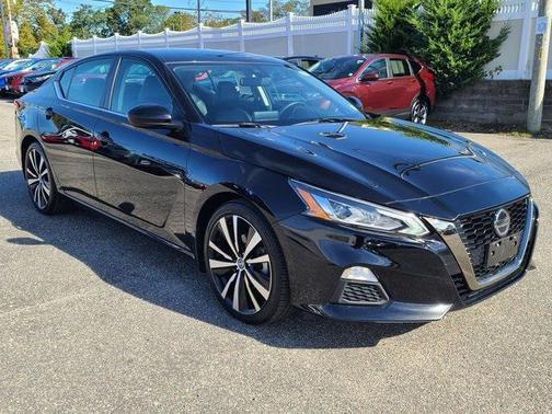 2022 Nissan Altima SR FWD