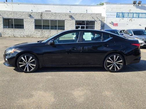 2022 Nissan Altima SR FWD