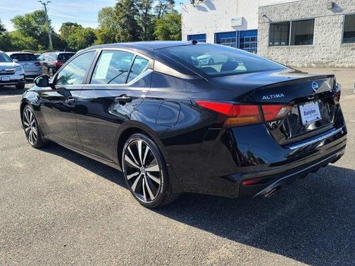 2022 Nissan Altima SR FWD