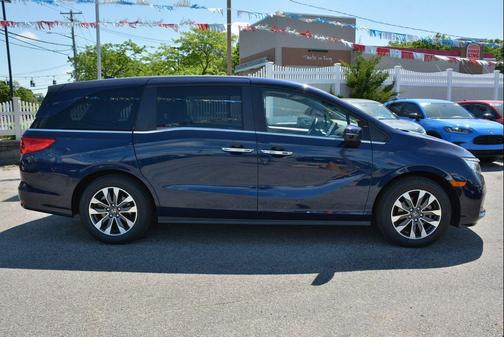 Obsidian 2023 Honda Odyssey EX-L
