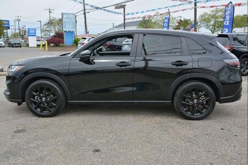 Crystal Black Pearl 2023 Honda HR-V AWD Sport