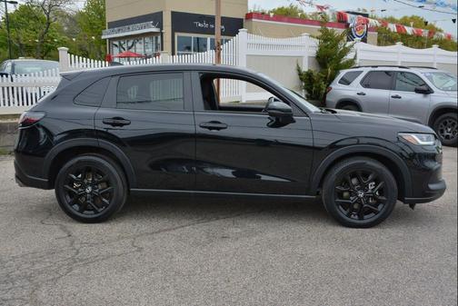 Crystal Black Pearl 2023 Honda HR-V AWD Sport